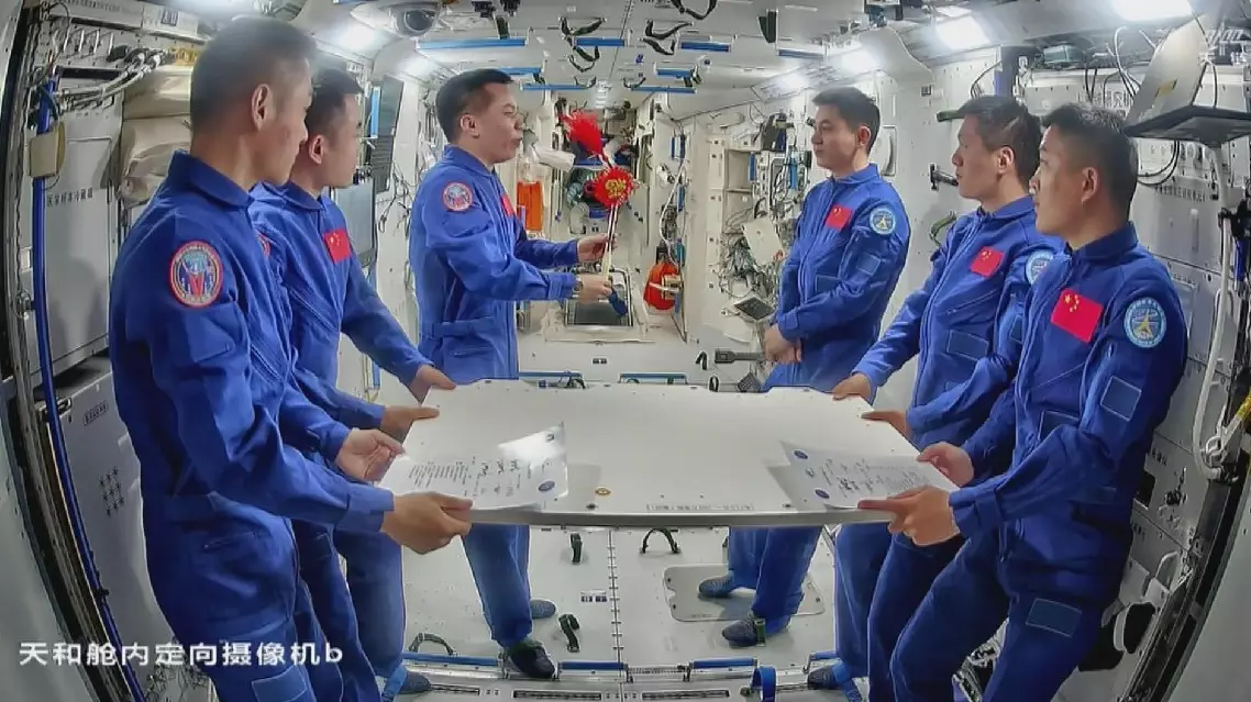 Shenzhou Astronauts Ready To Return To Earth