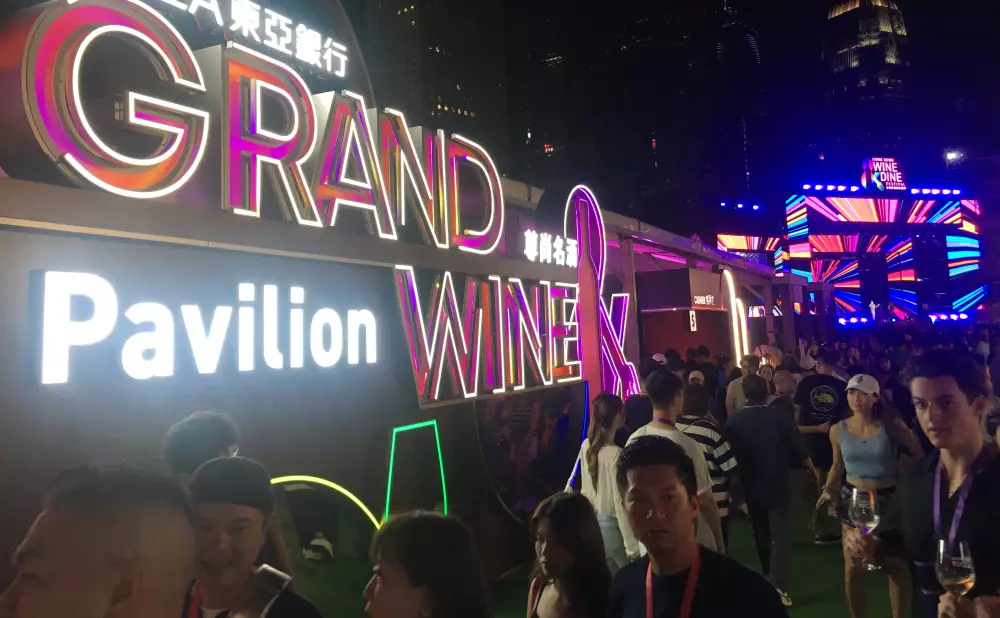 巴士的報記者攝