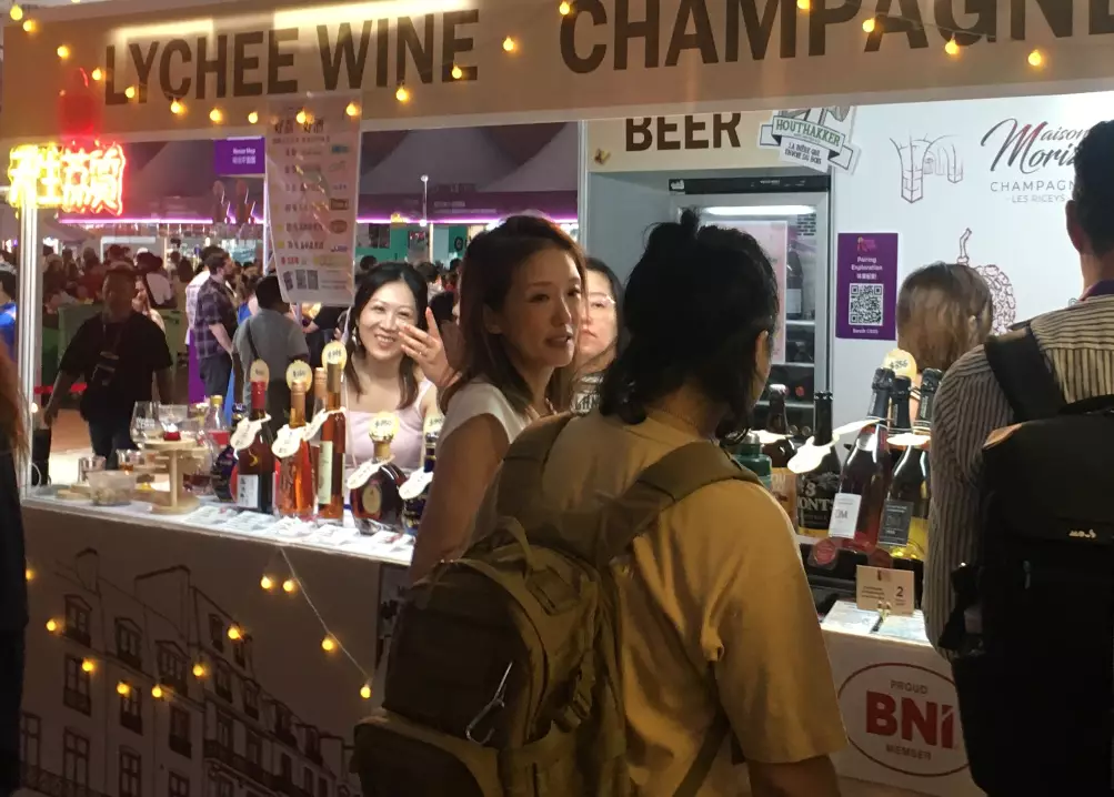 巴士的報記者攝