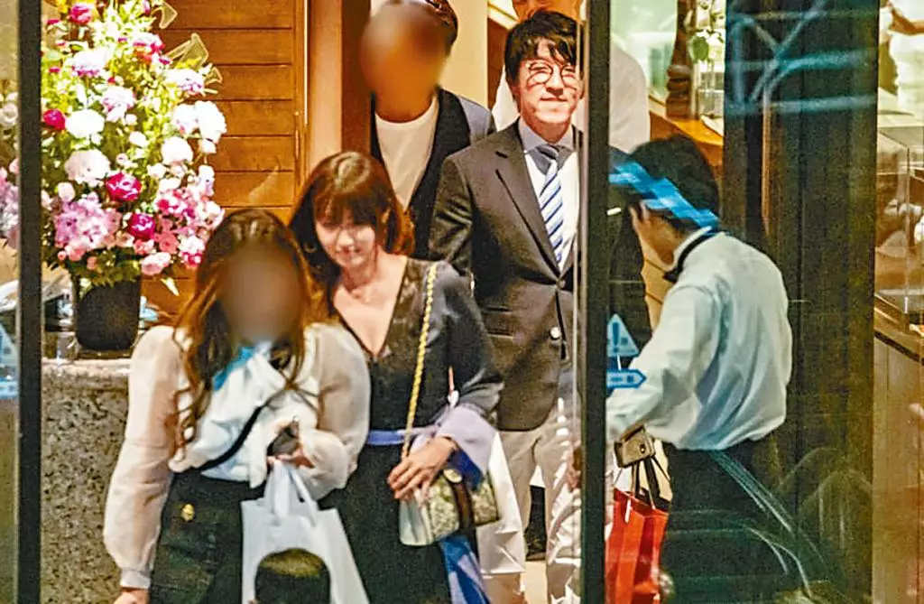 深田恭子昨日傳出將與地產商男友杉本宏之結婚。