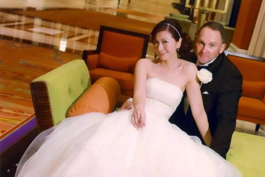 楊寶玲喺2015年與英籍初戀情人Gavin結婚。