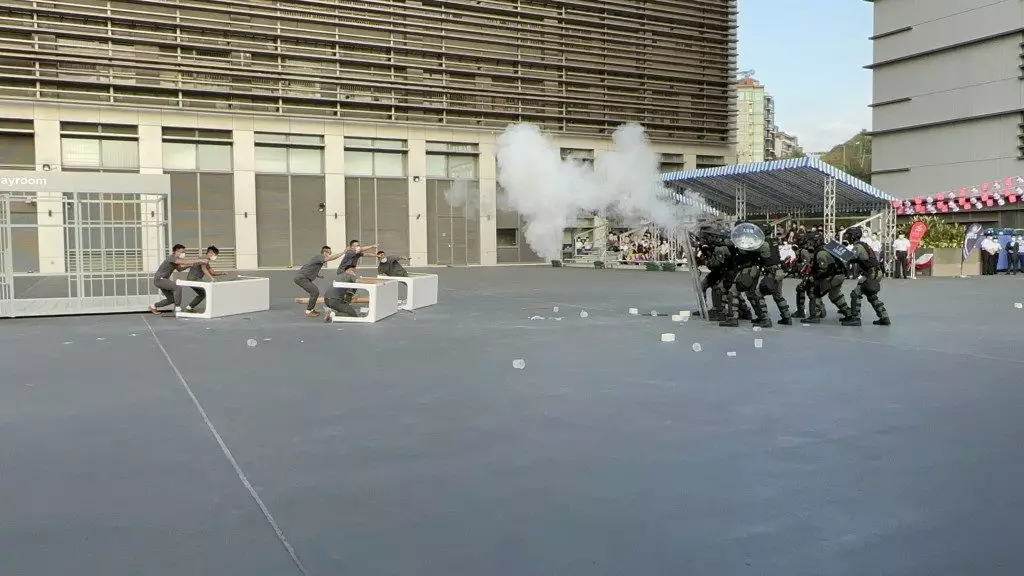 入境事務學院開放日吸引1500名市民參加,緊急應變隊首度進行公開演示