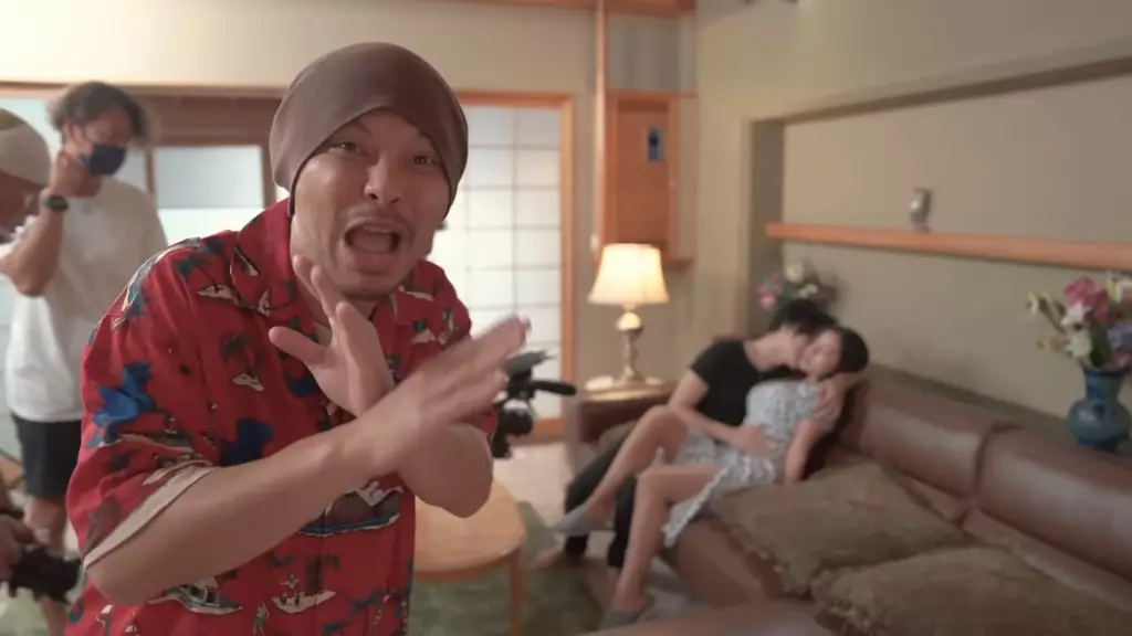 突襲拍攝中途的男女優!