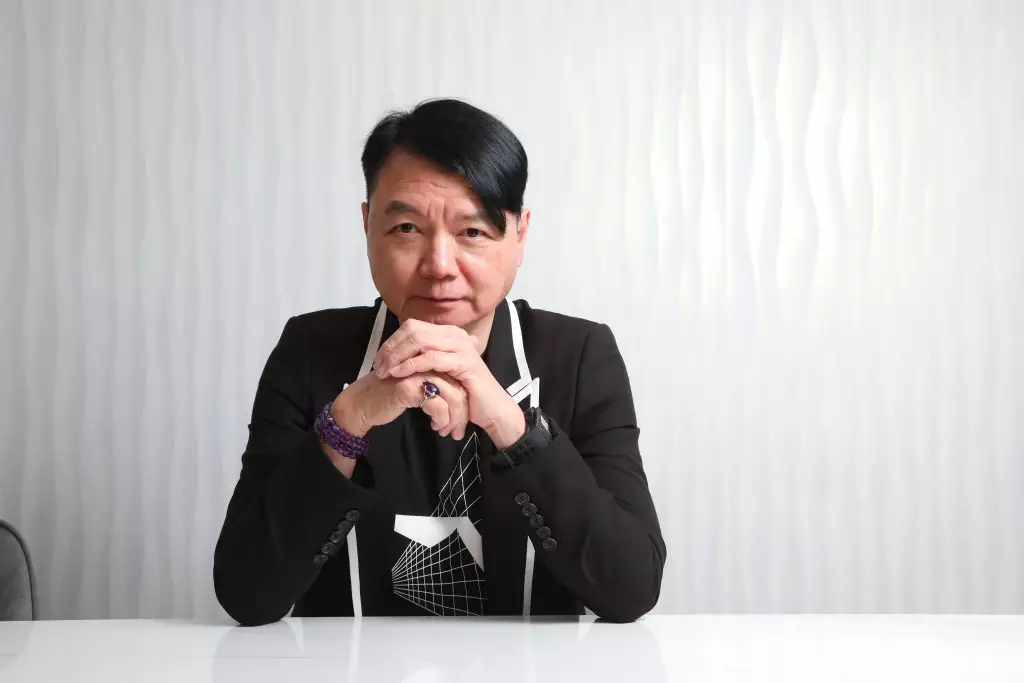 艾威於2020年突然宣佈離婚。