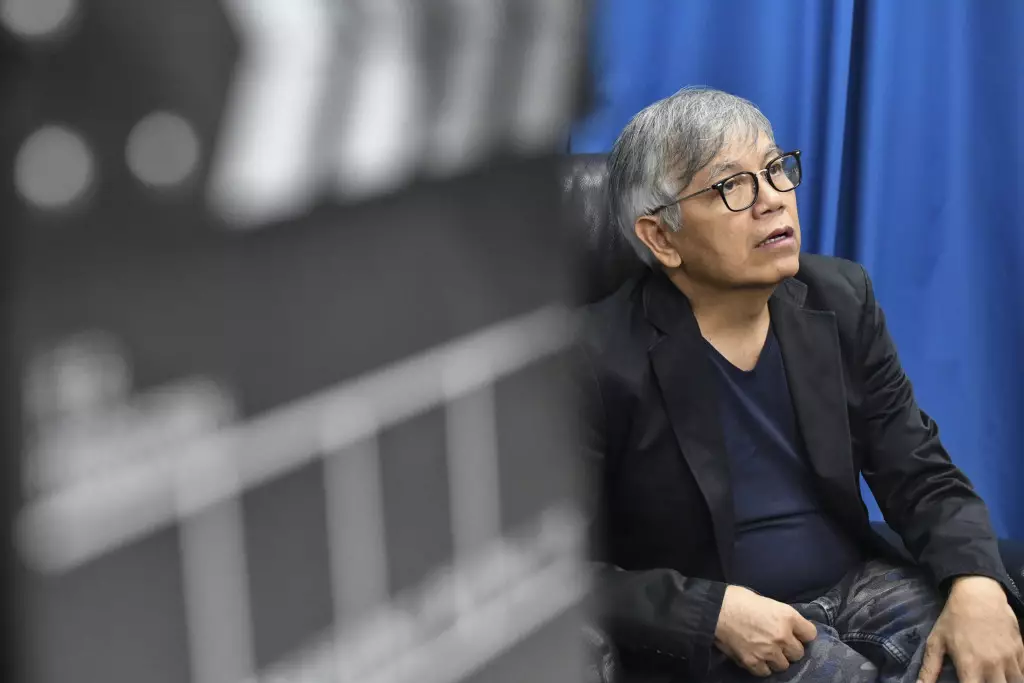田啟文做幕後出身,現時是香港電影工作者總會會長。