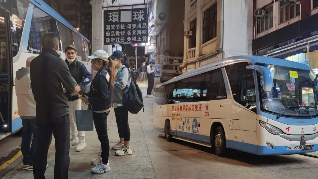 皇崗口岸凌晨率先重開, 旺角直通巴頭班車爆滿, 車長闊別三年感興奮。