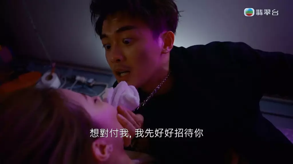 其中鏗少「1秒強姦」Shadow一幕,更掀起全城熱話。