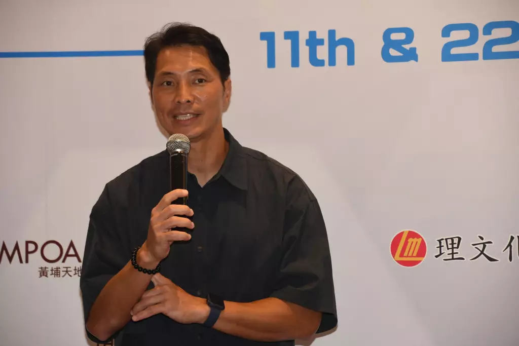 唐建文表示正在努力推廣他的護理品牌並研究新產品。