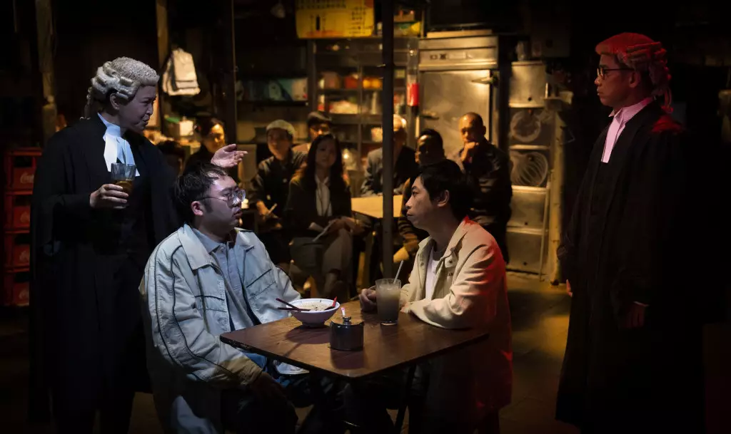 婉華近年最欣賞港產片《正義迴廊》,大讚導演何爵天拍得好、麥沛東及楊偉倫演得好。