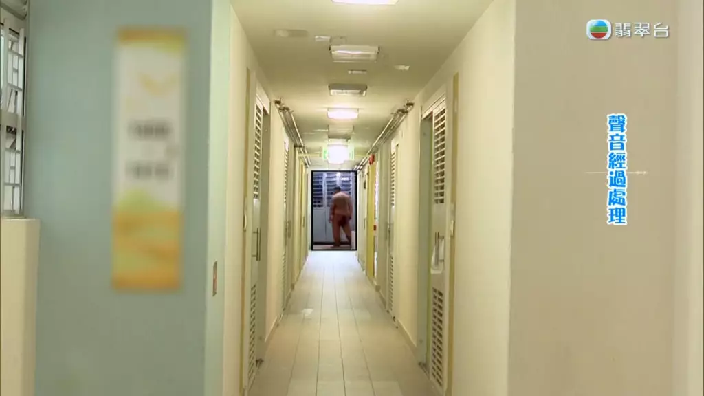 更令鄰居困擾的是,該男子不時在自家門前及後樓梯便溺。