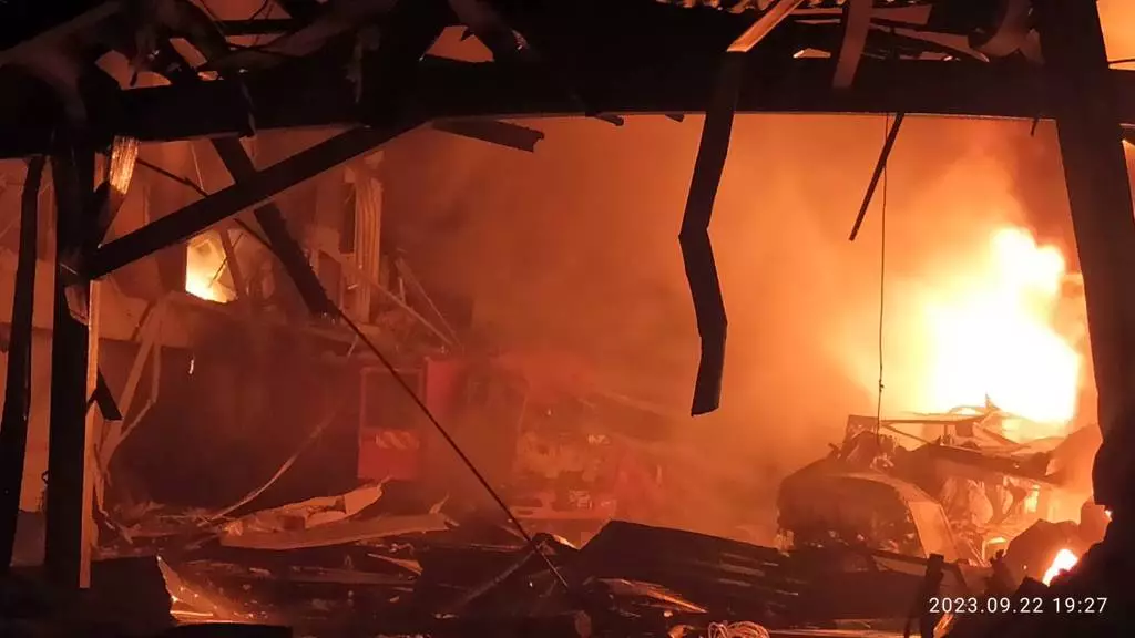 工廠內部損毀嚴重。屏東消防局圖片