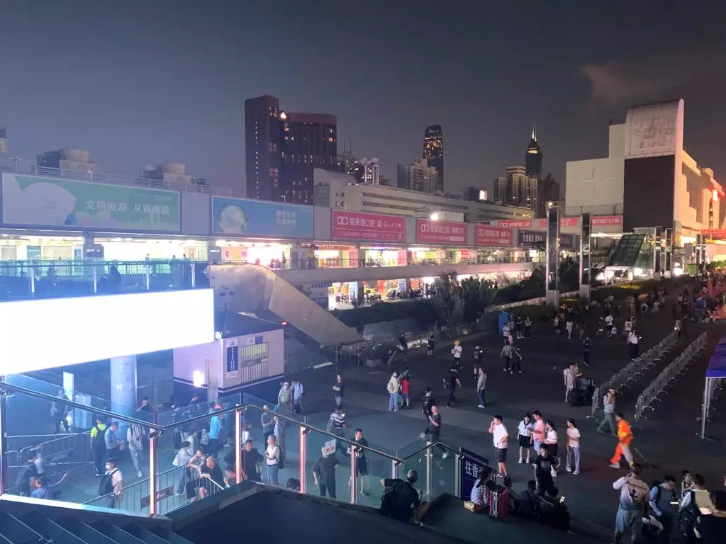 巴士的報記者攝
