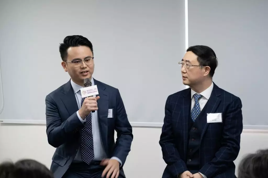 現場有醫生在分享環節上分享緩解及診斷腦癇症的新技術。