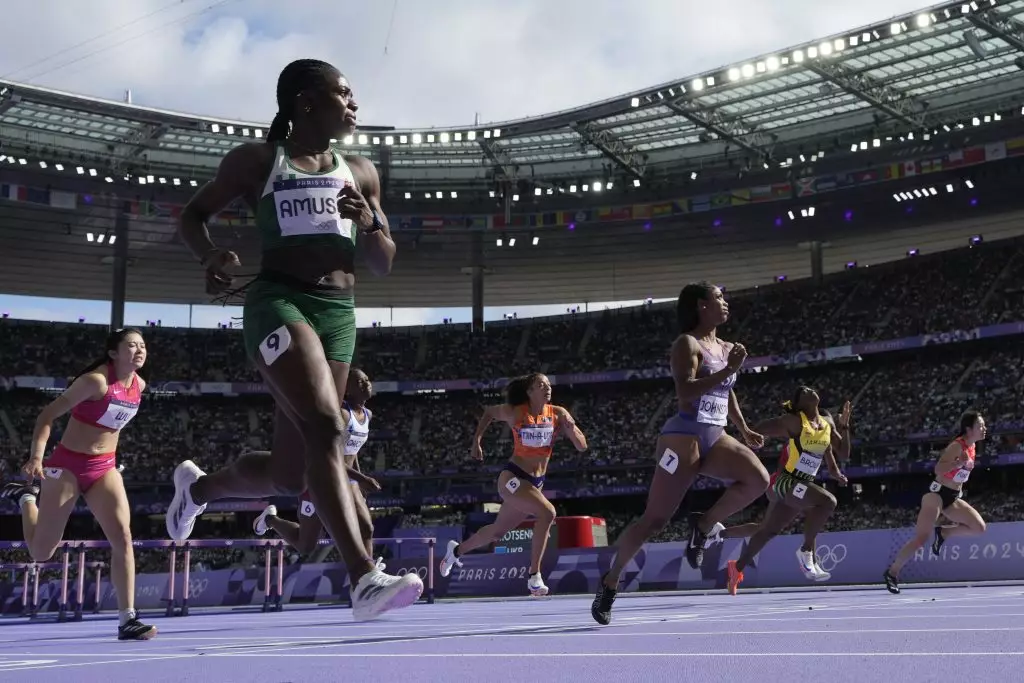 吳艷妮（左）。AP圖片