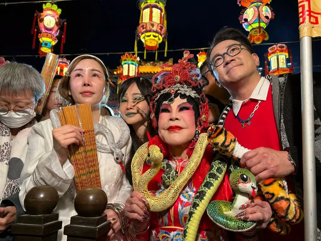 黃大仙祠 頭炷香。巴士的報記者攝