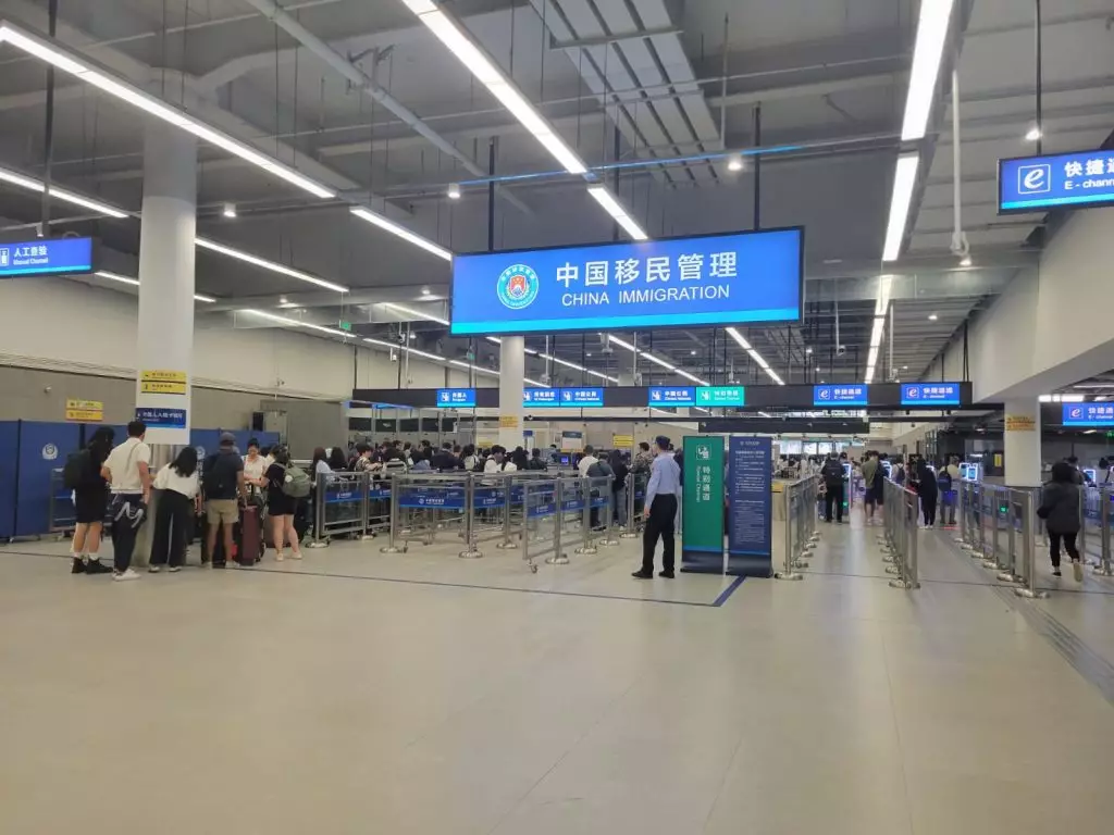 巴士的報記者攝