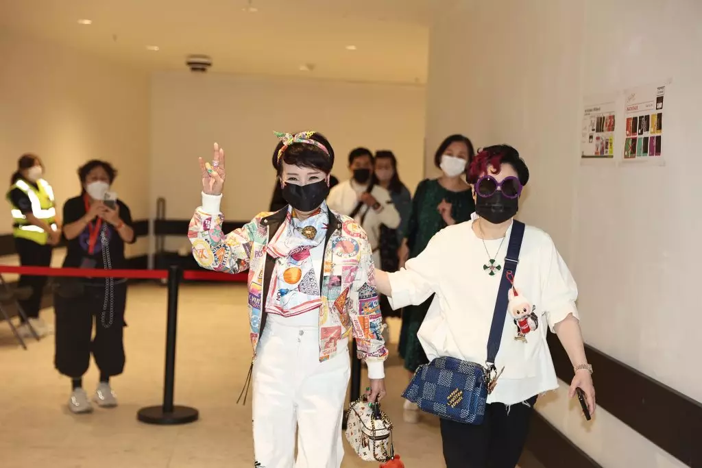 謝霆鋒媽媽狄波拉亦有到場睇騷