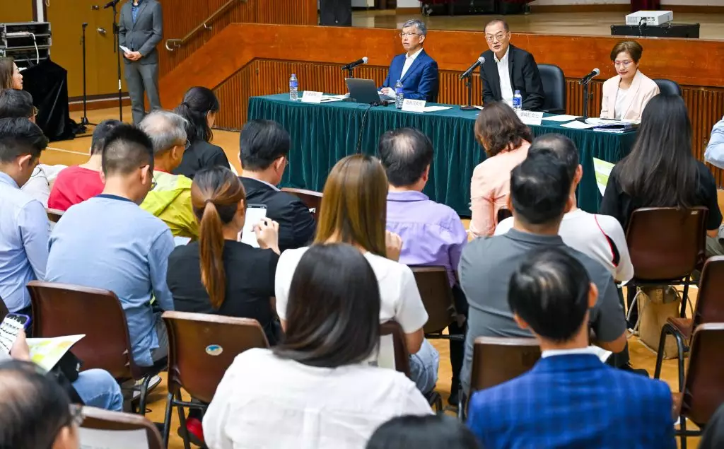 醫衞局聯同醫管局合辦第二場公營醫療收費改革區議會簡介會。政府新聞處圖片