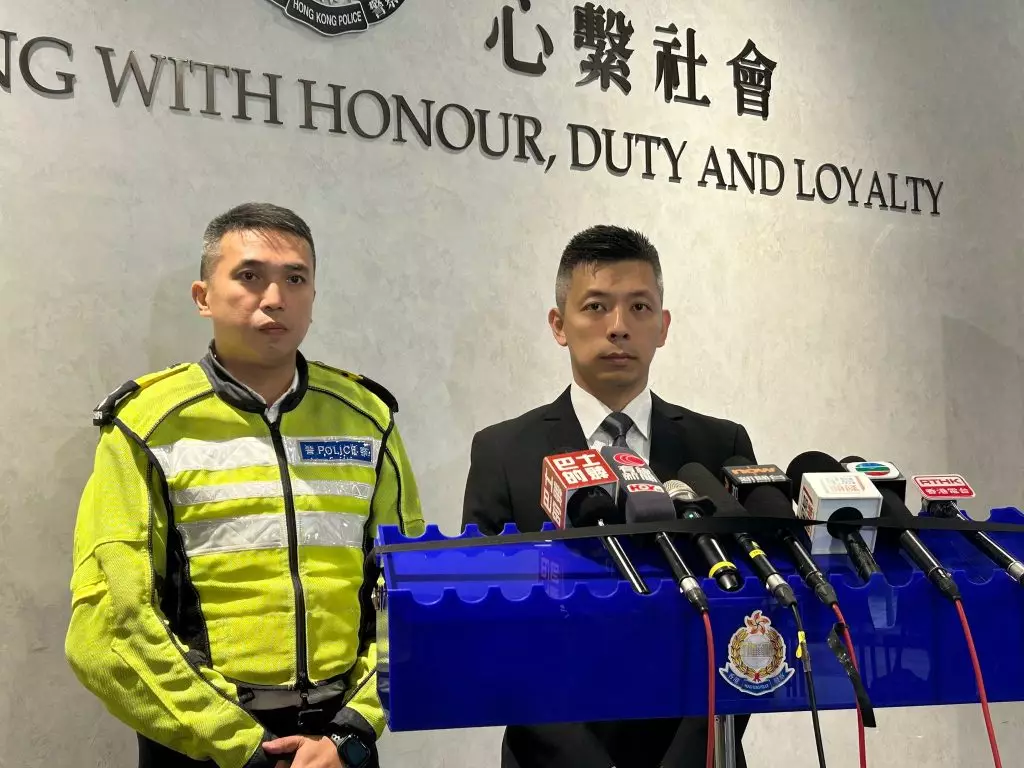 警方拘8男,涉非法賽車及沒有第三者保險而使用車輛。
