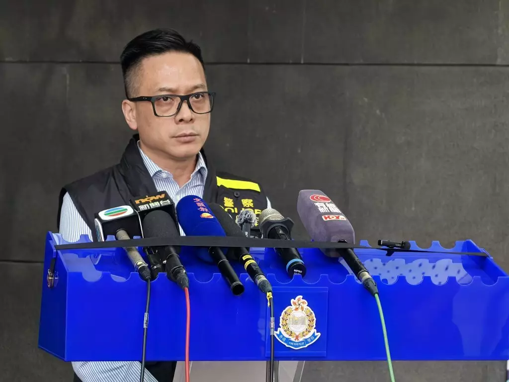 涉假冒官員電話騙案,警方拘3人 。