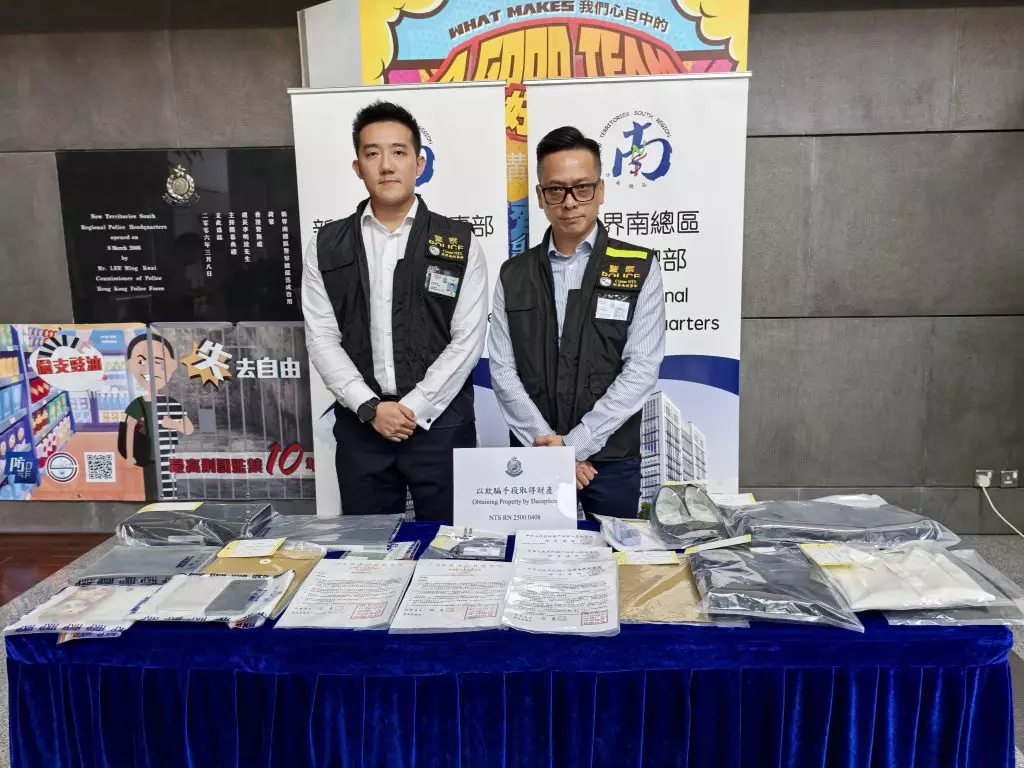 涉假冒官員電話騙案,警方拘3人 。