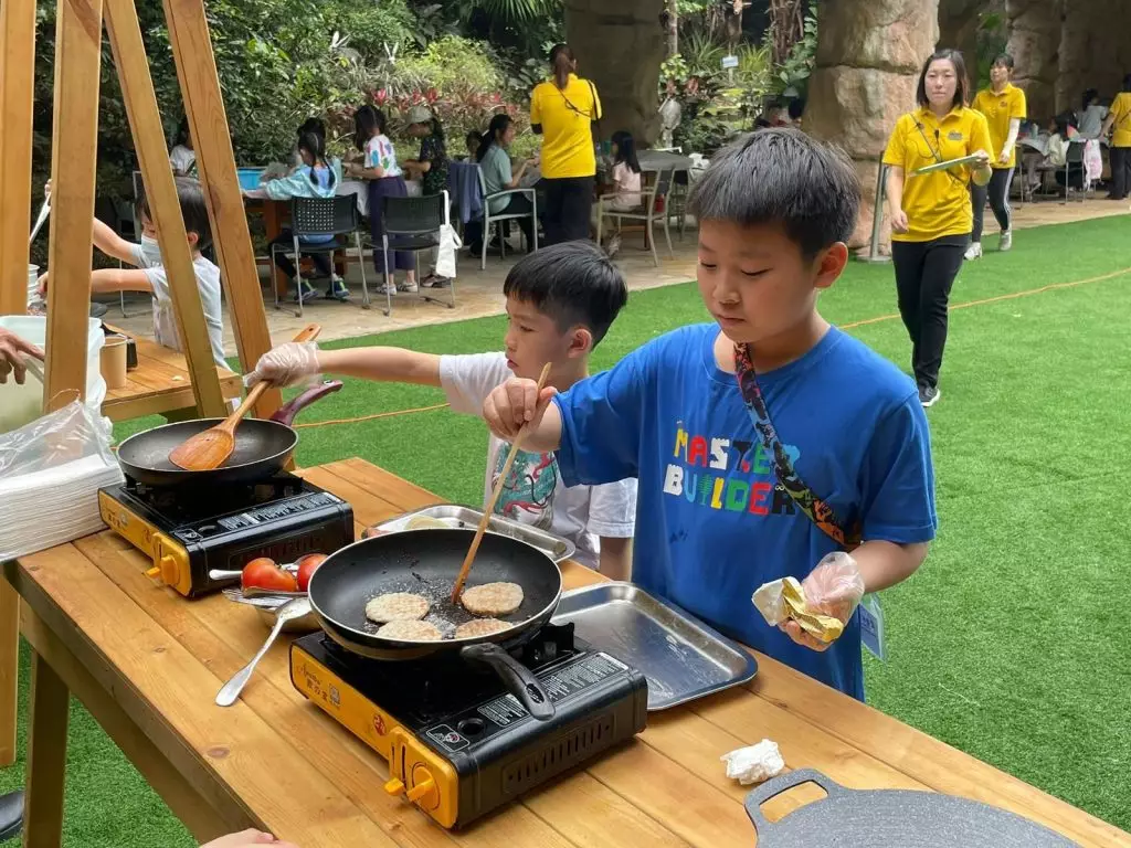 炊事長,開飯啦!