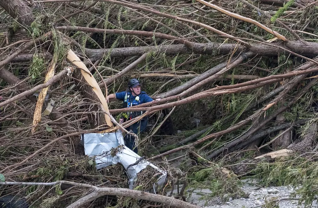 美國得州中部暴雨引發的洪災,增至最少43人遇難。AP圖片
