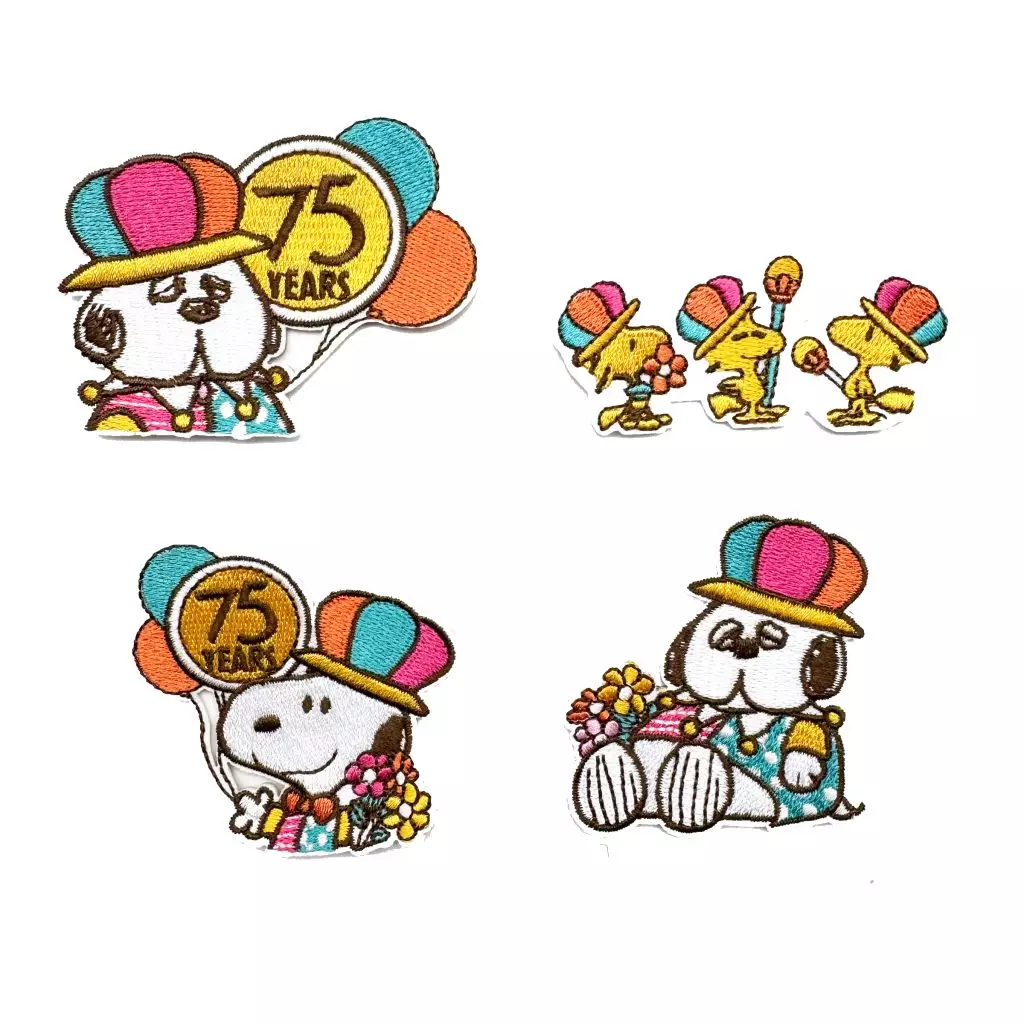 Peanuts 75th Anniversary 藝術家聯名期間限定店售賣超過300款商品,當中包括香港首賣的設計師聯乘周邊產品及香港站專屬設計的Snoopy 75周年限定商品系列!