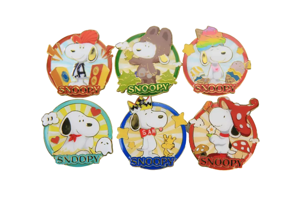 Peanuts 75th Anniversary 藝術家聯名期間限定店售賣超過300款商品,當中包括香港首賣的設計師聯乘周邊產品及香港站專屬設計的Snoopy 75周年限定商品系列!