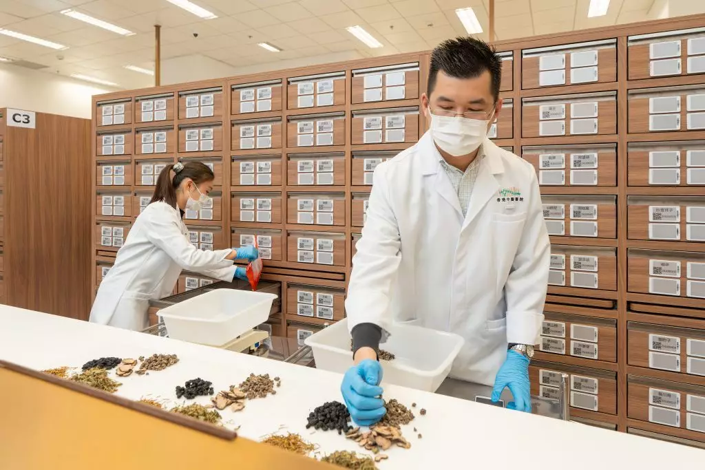 中藥配藥房。香港中醫醫院提供