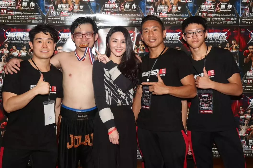 仲話如果唔係打林作(左二),相信啲門票賣唔到貴價。