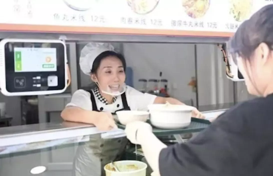 劉曉梅在工作 網上圖