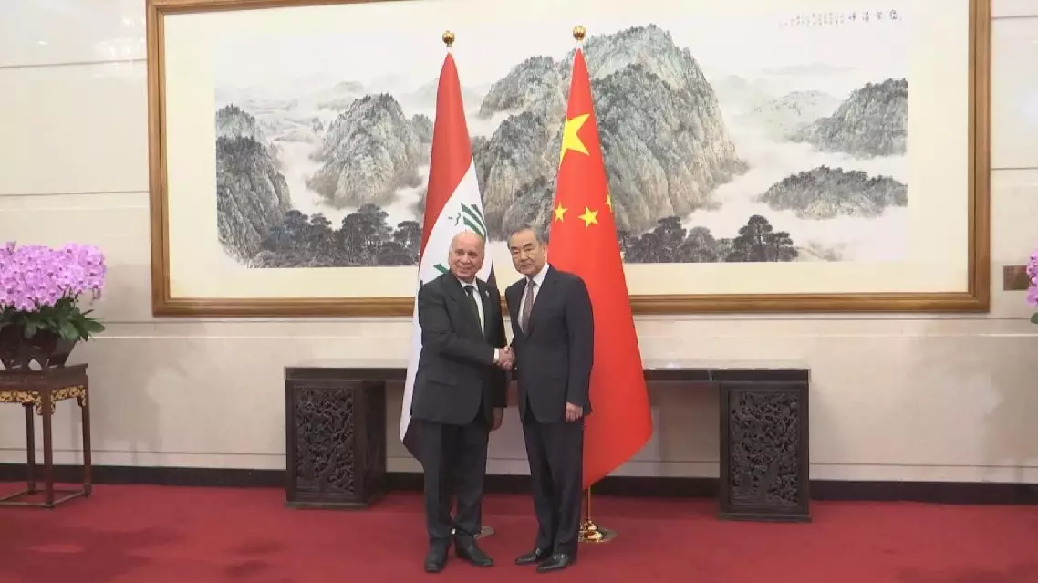 Chinese FM meets with Iraqi counterpart on bilateral cooperation