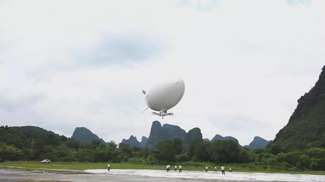 China's civil manned airship AS700 begins 20-day trial operation