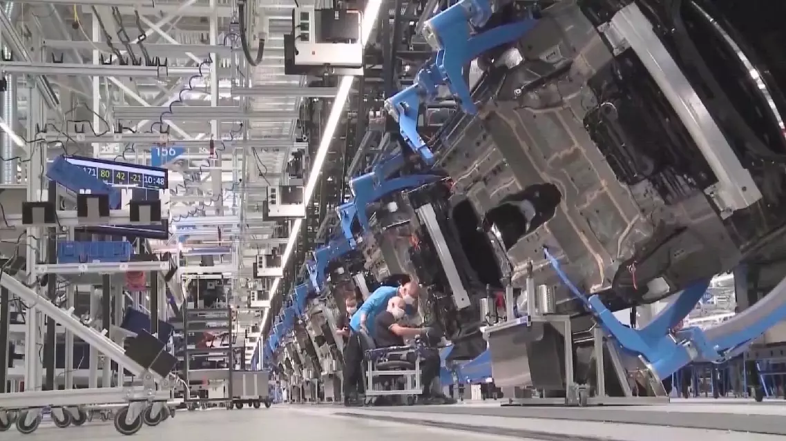 Global manufacturing PMI picks up for three consecutive months