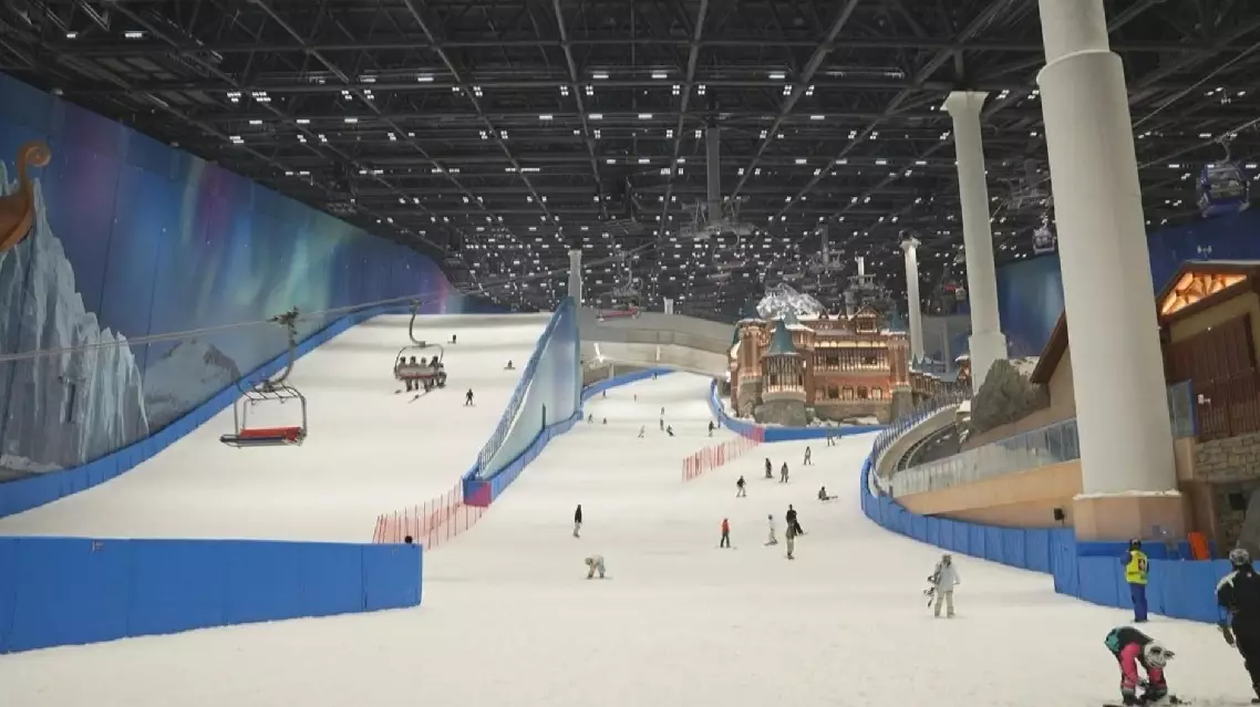 World's largest indoor ski resort in Shanghai attracts local amateur skiers