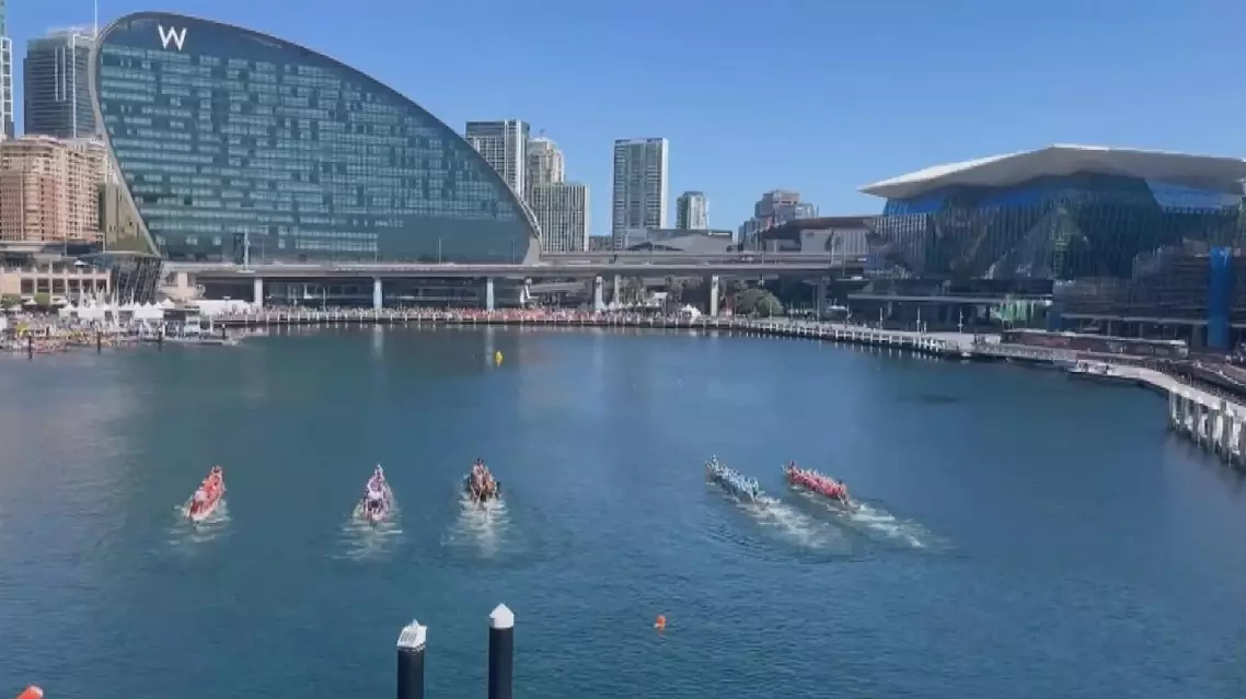 Dragon boat race held in Australia to celebrate Spring Festival
