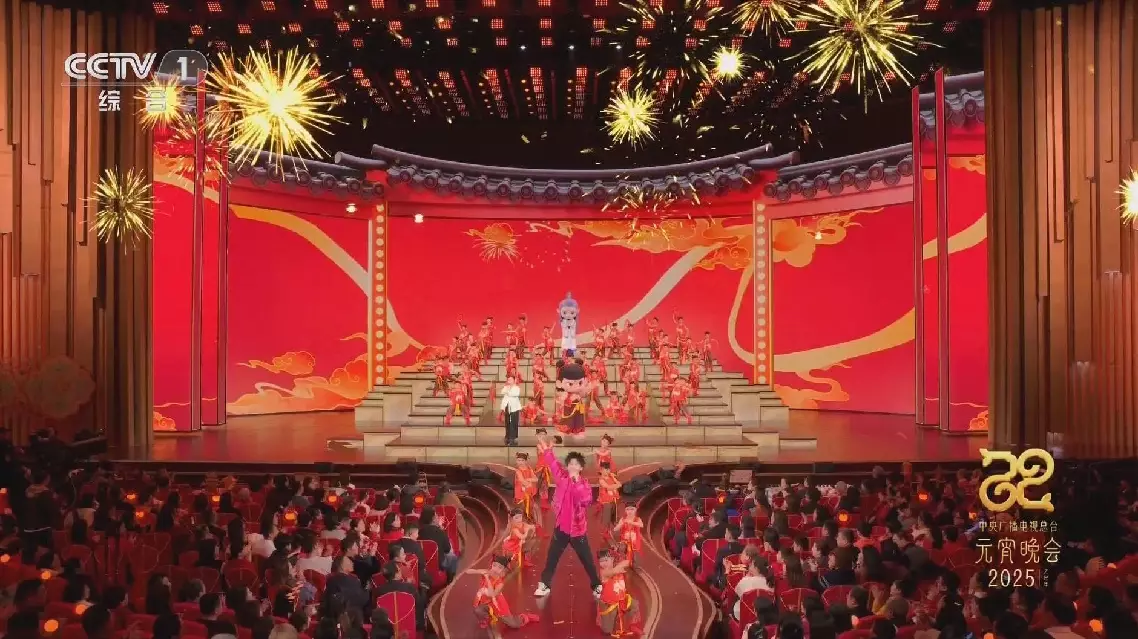 Characters from hit blockbuster movie make surprise appearance at Lantern Festival gala
