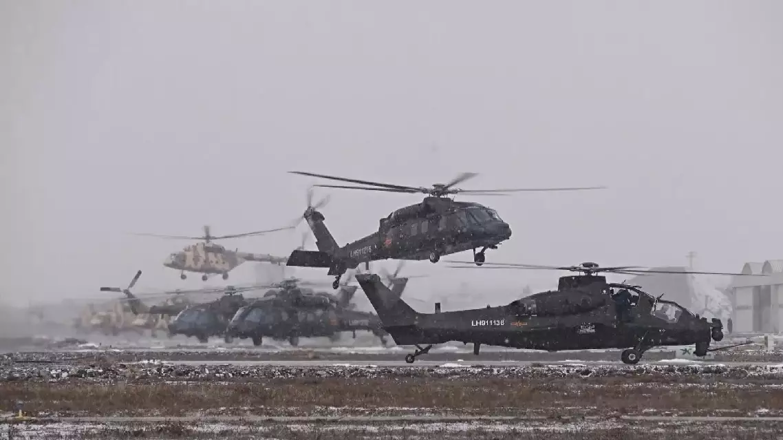 Xinjiang Military Command conducts flight training in harsh winter conditions