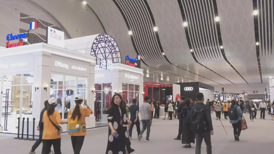 Global exhibitors hail consumer expo in Hainan as gateway to China's thriving market
