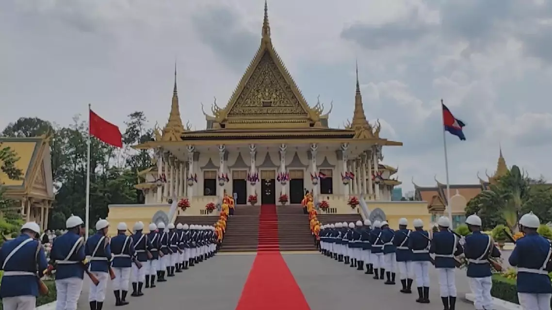 Xi to meet Cambodian King in Phnom Penh