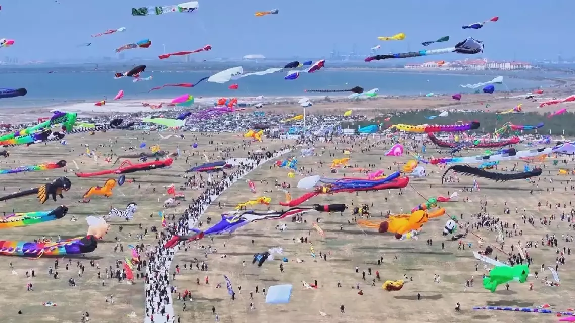 42nd Weifang Int'l Kite Festival opens