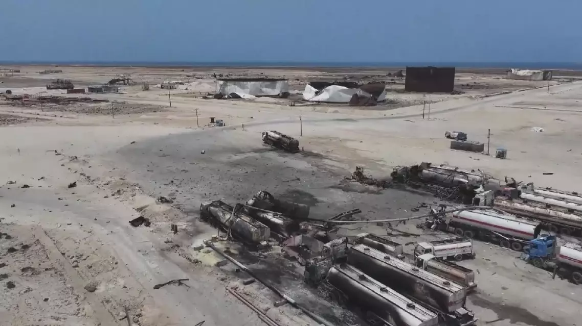 US strikes kill at least 80, paralyze fuel port in Hodeidah