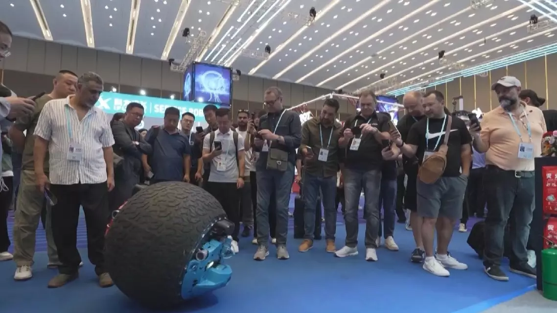 Canton Fair receives 20.2 pct more overseas buyers