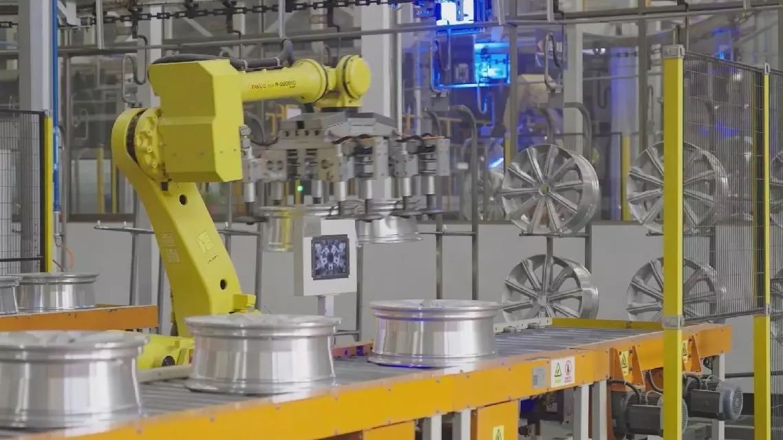 Robust growth of equipment manufacturing sector drives Q1 industrial output