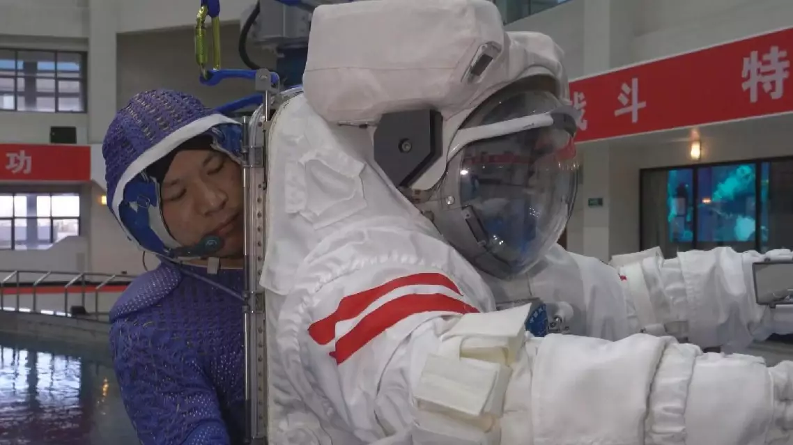 Shenzhou-20 crew member shares his experience graduating from flight engineer to astronaut