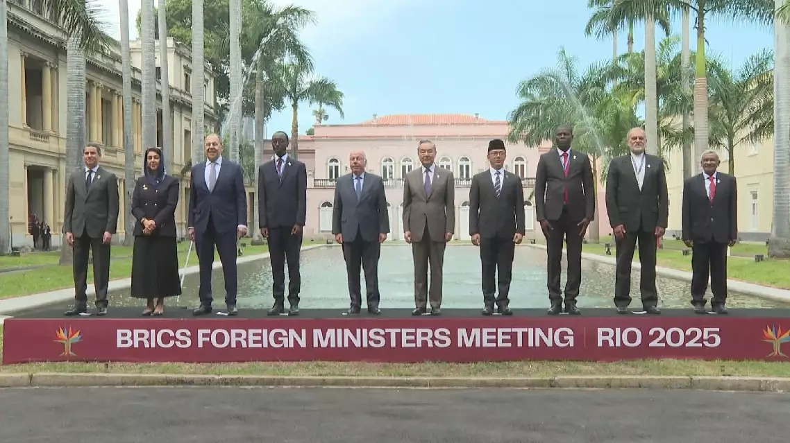 Chinese FM calls on BRICS countries to preserve world peace, development