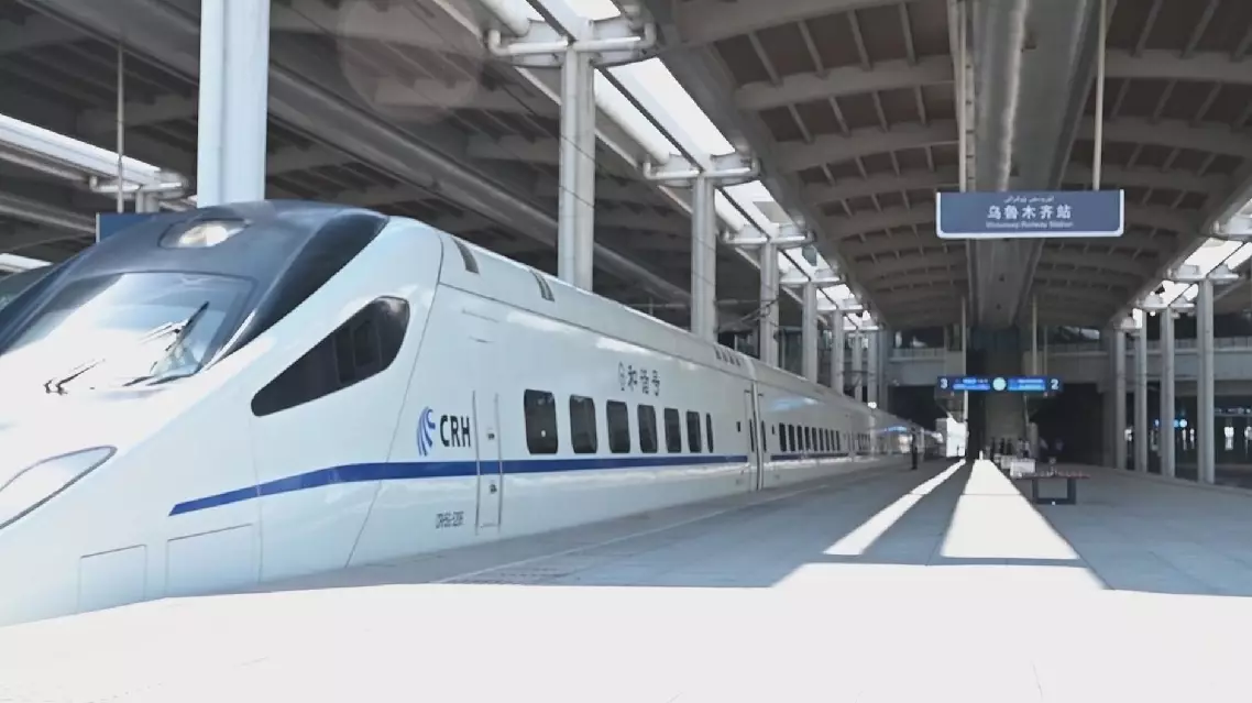 Direct train service launched between Urumqi, Hami in China's Xinjiang