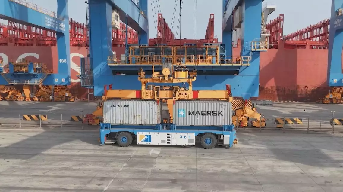 Chinese automated container terminal sets new world record