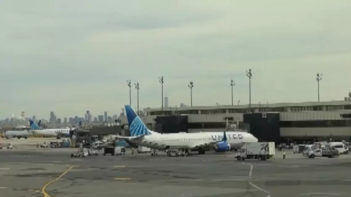 Airlines reduce scheduled flights to cope with soaring oil prices